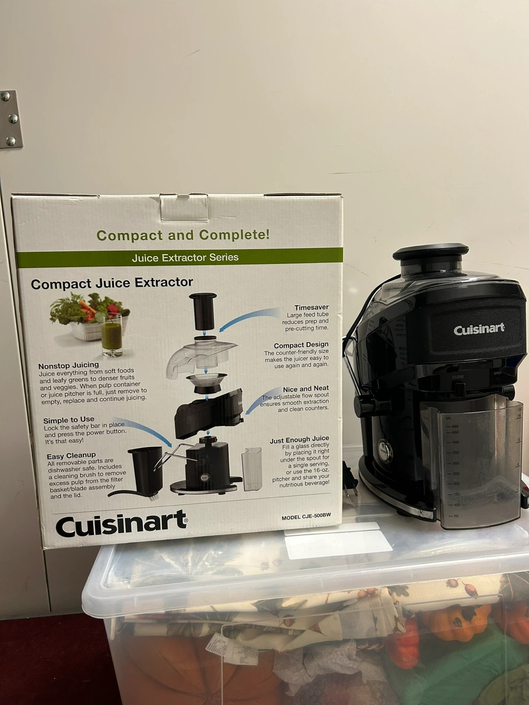 Cuisinart Compact Juice Extractor - Like New!