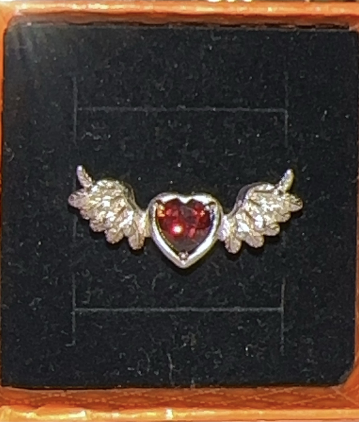 Garnet heart with wings - photo 2