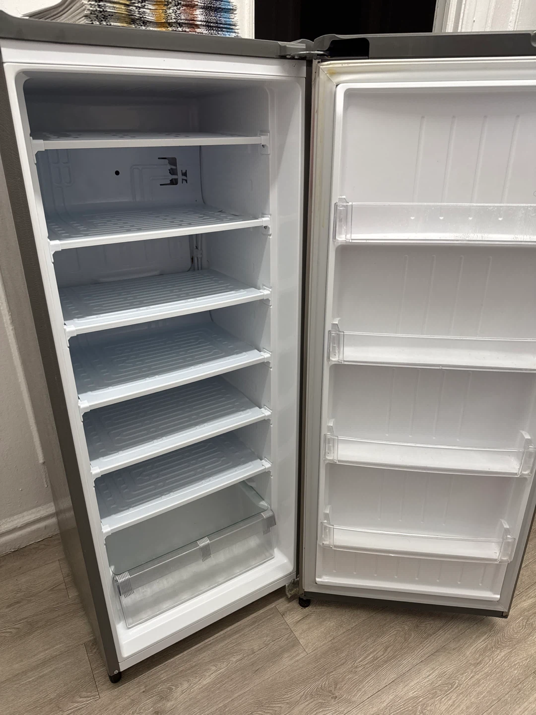 LG freezer refrigerator - Silver - photo 3