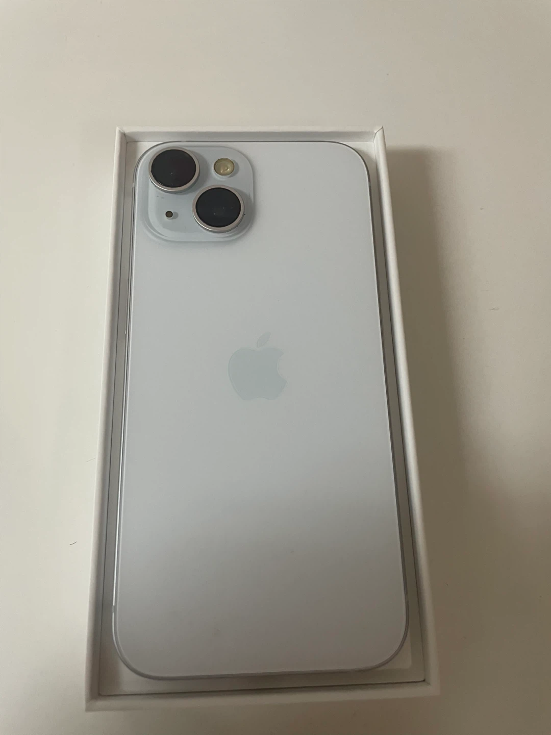 iPhone 15 - photo 2