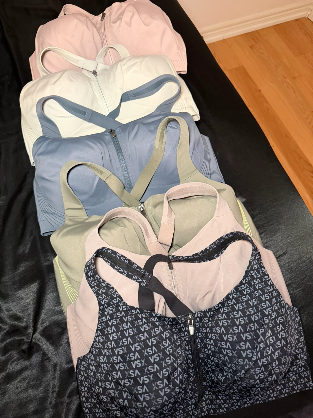 Victoria's Secret VSX Knockout Sports Bras 36DD