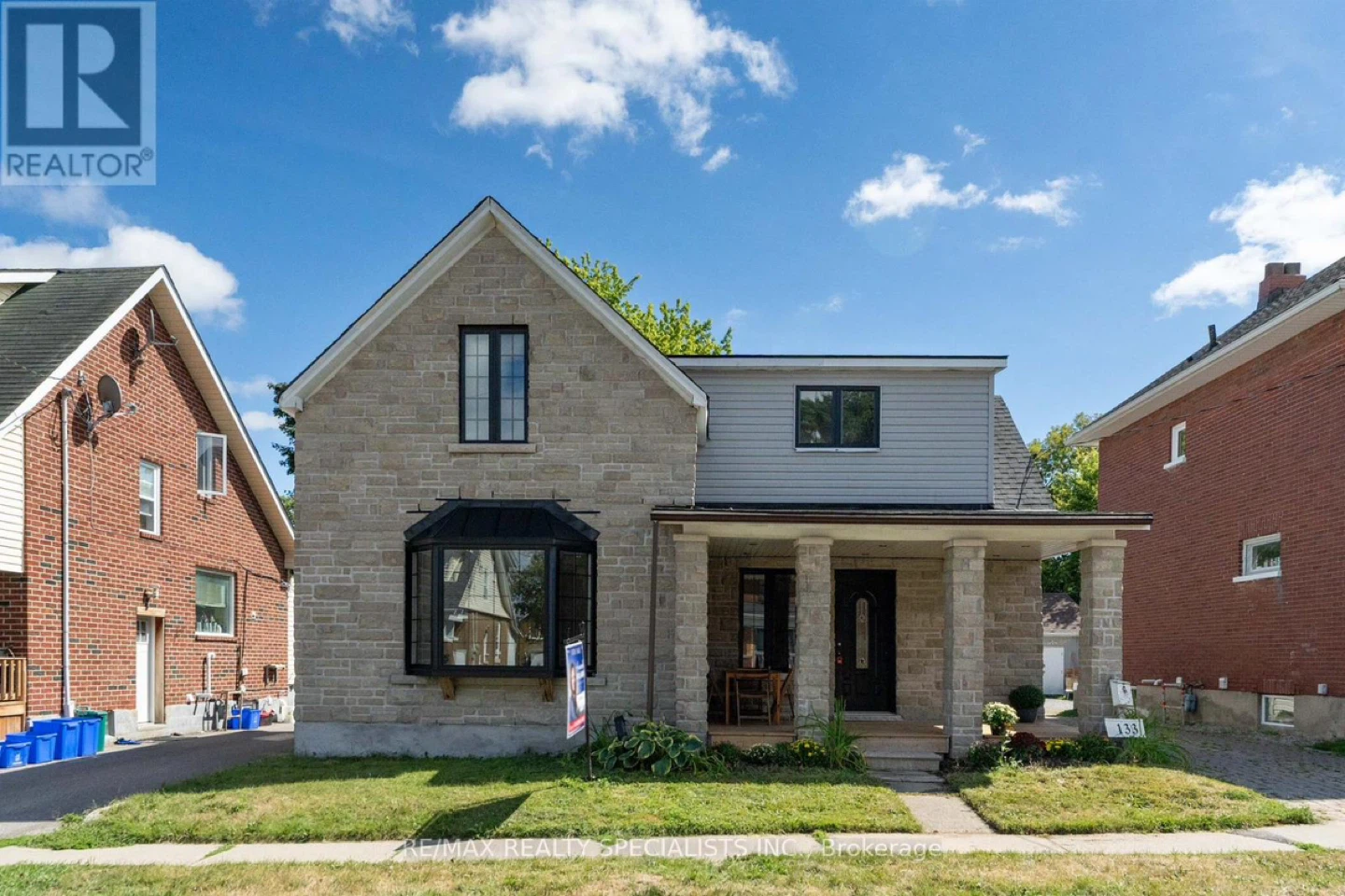 UPPER UNIT FOR RENT – OSHAWA