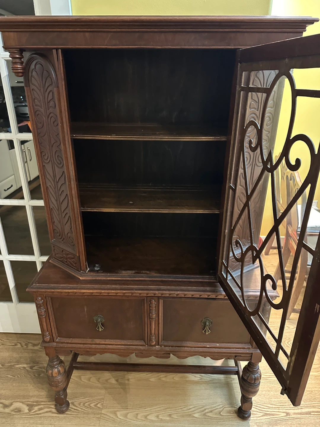 Elegant Solid Wood Antique China Display Cabinet (CAN DELIVER) - photo 5