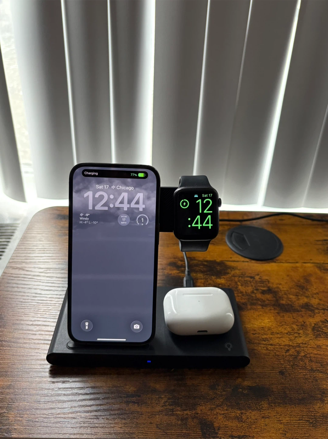 🥕 3 in 1 Wireless Charging Station - Foldable Flexible - photo 2