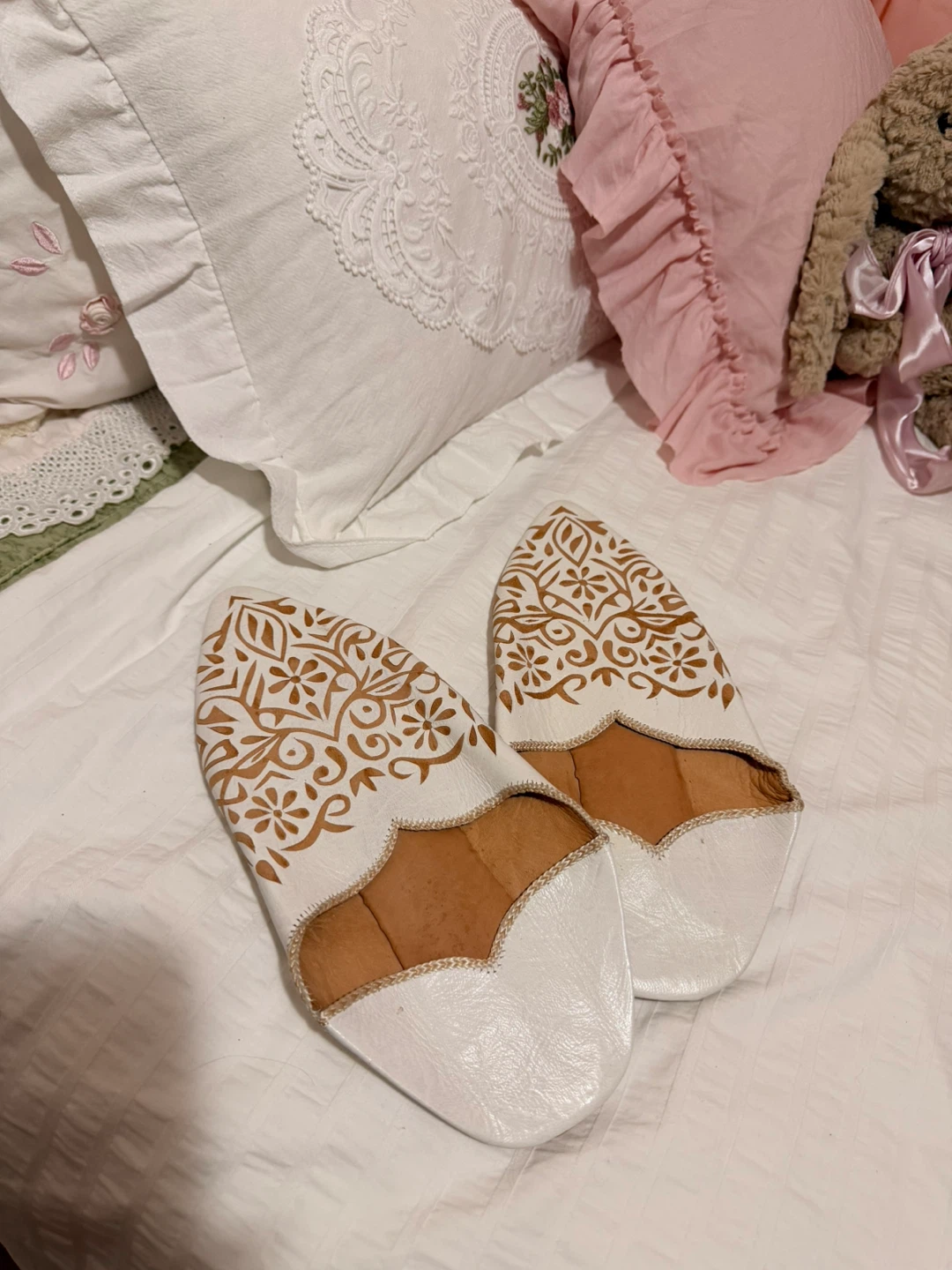 Moroccan Babouche Slippers from The Cross  - White, Size XL - photo 3