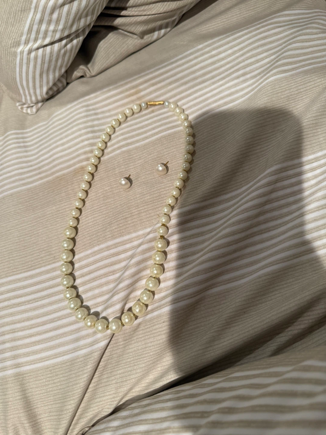 Pearl Necklace & Earrings Set