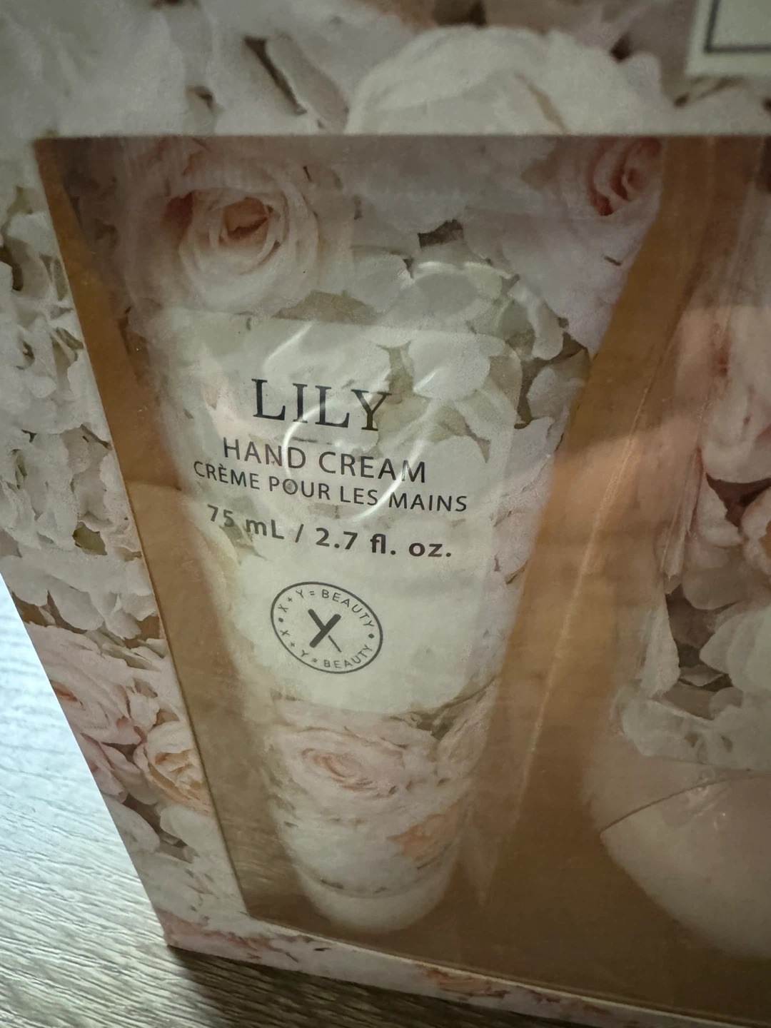 Wine and Relax Set - Lily Hand Cream & Bath Salts - photo 3