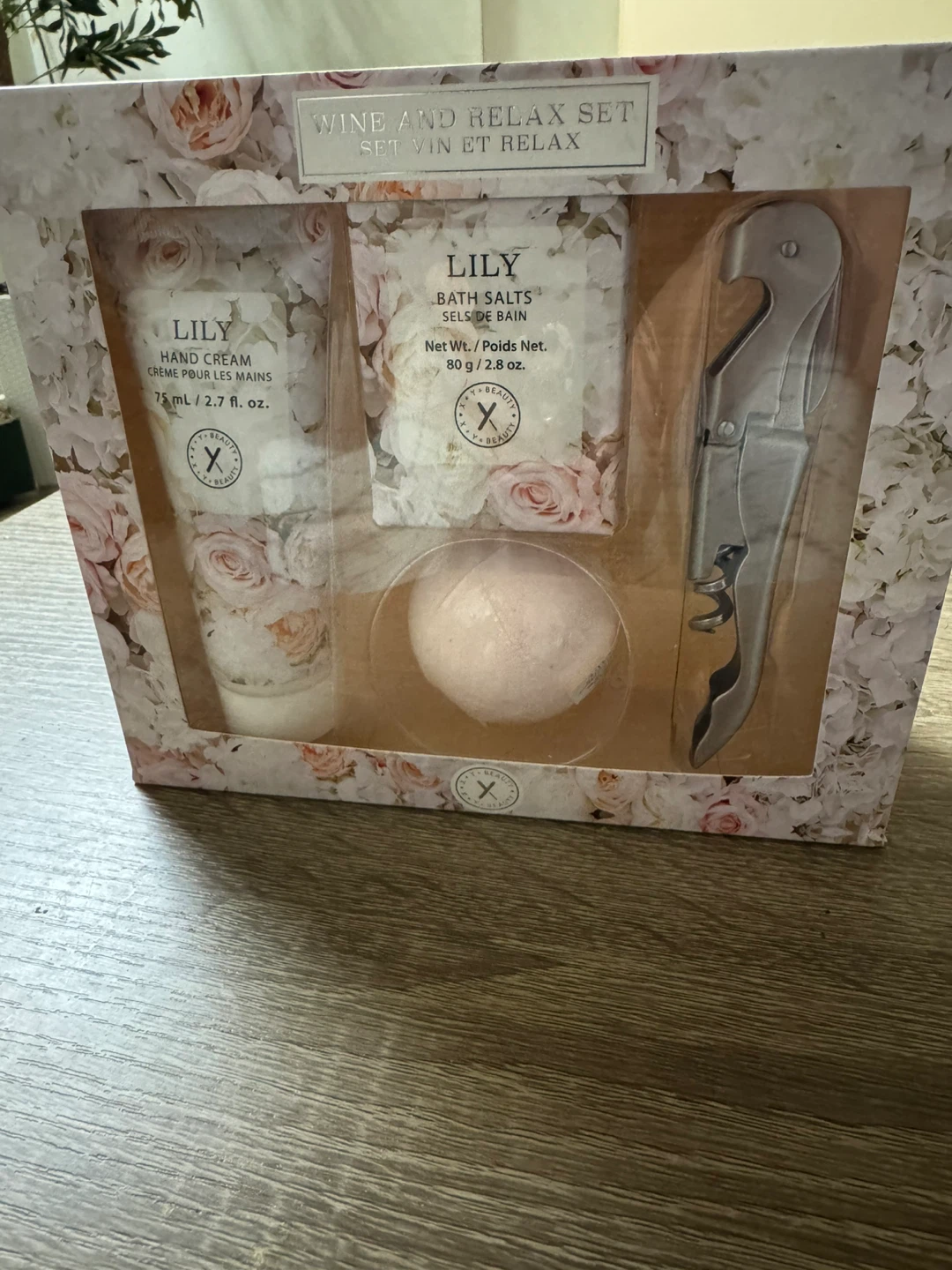 Wine and Relax Set - Lily Hand Cream & Bath Salts