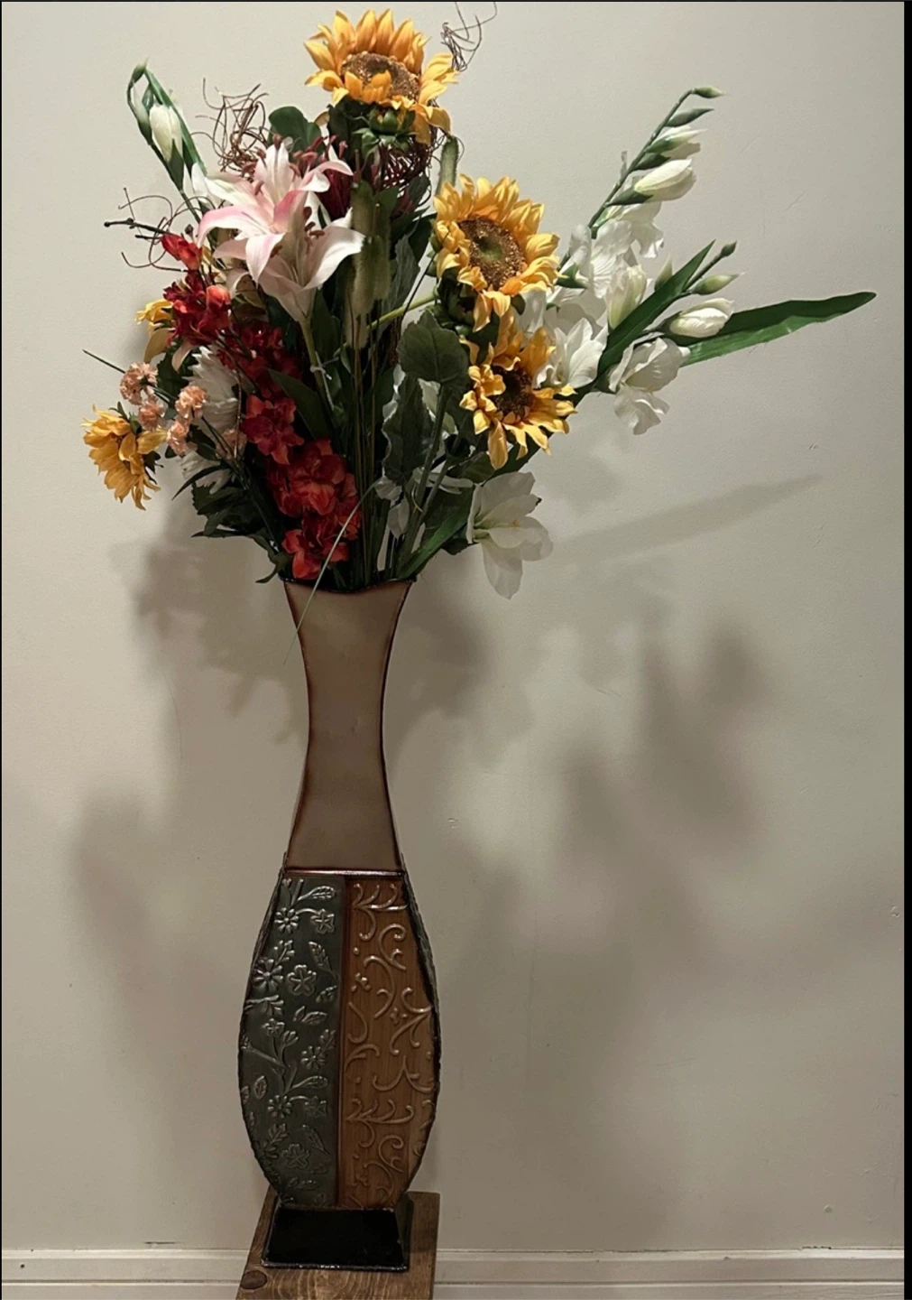 🥕Decorative Vase with Artificial Flowers