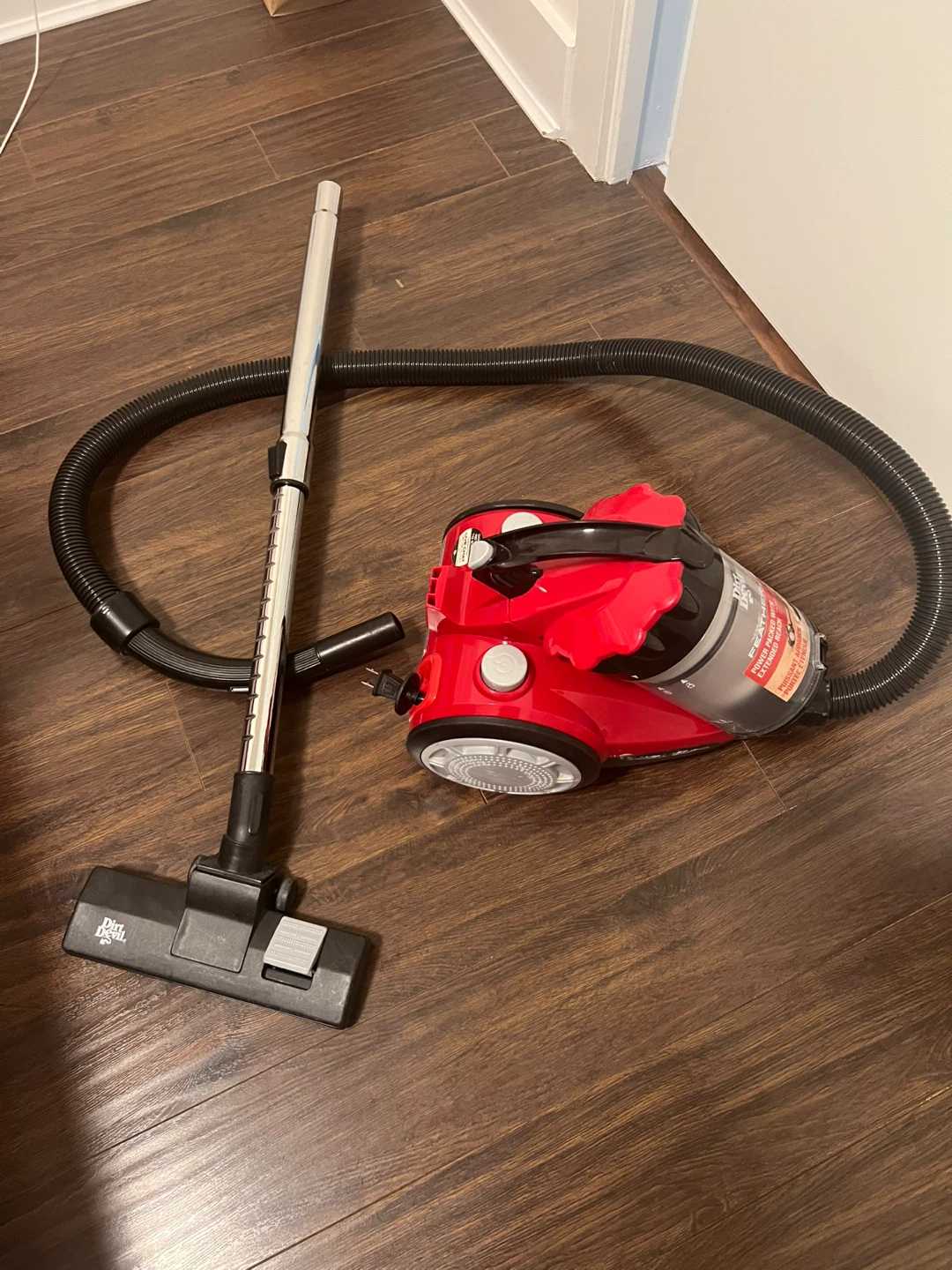 Dirt Devil Featherlite Bagless Vacuum - photo 4