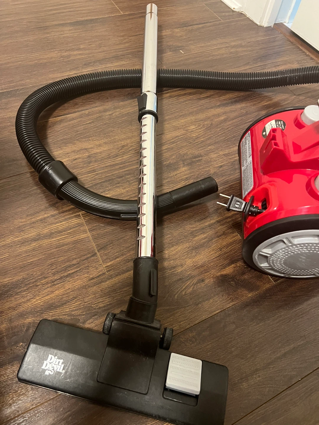Dirt Devil Featherlite Bagless Vacuum - photo 5