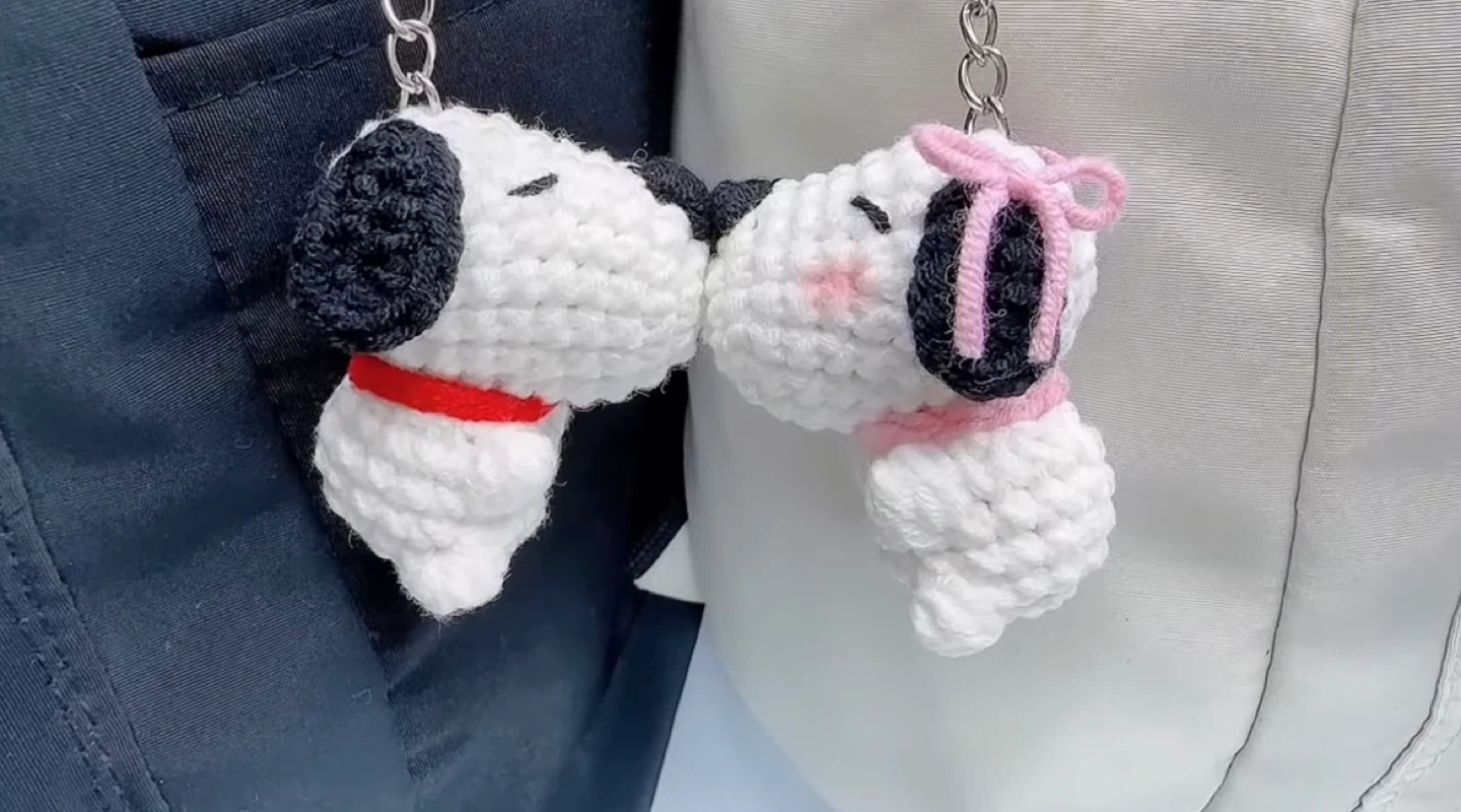 Crochet Snoopy Couple Keychains - photo 2