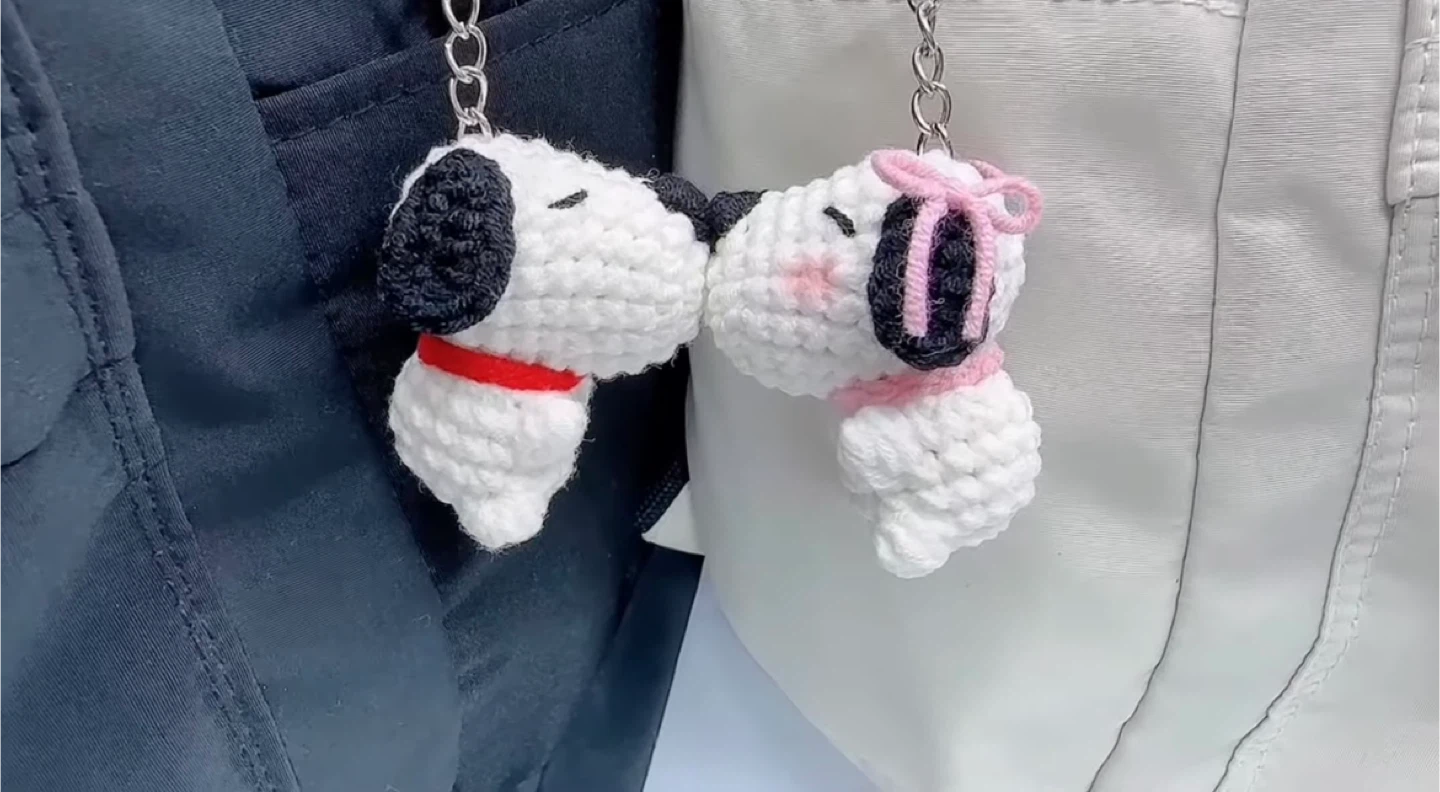 Crochet Snoopy Couple Keychains - photo 3