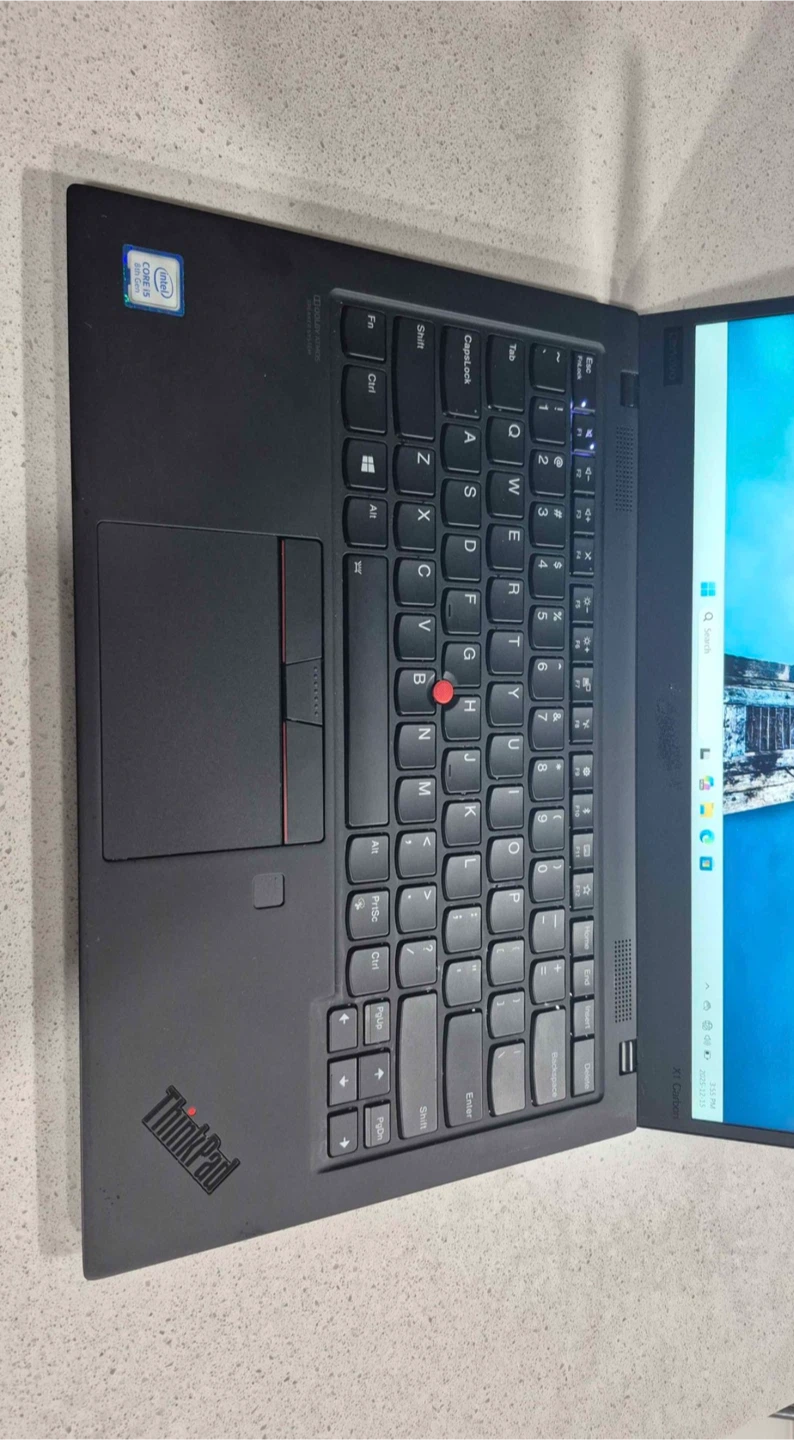 Lenovo ThinkPad X1 Carbon Laptop