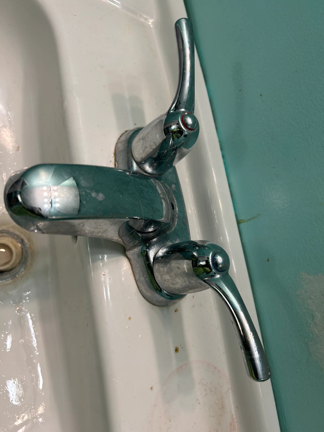 Bathroom Vanity with Sink and faucet - photo 3