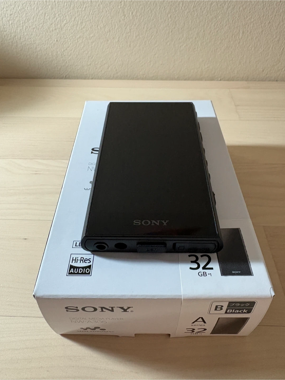 Like New Sony NW-A306 Walkman Digital Media Player (Black/32GB)