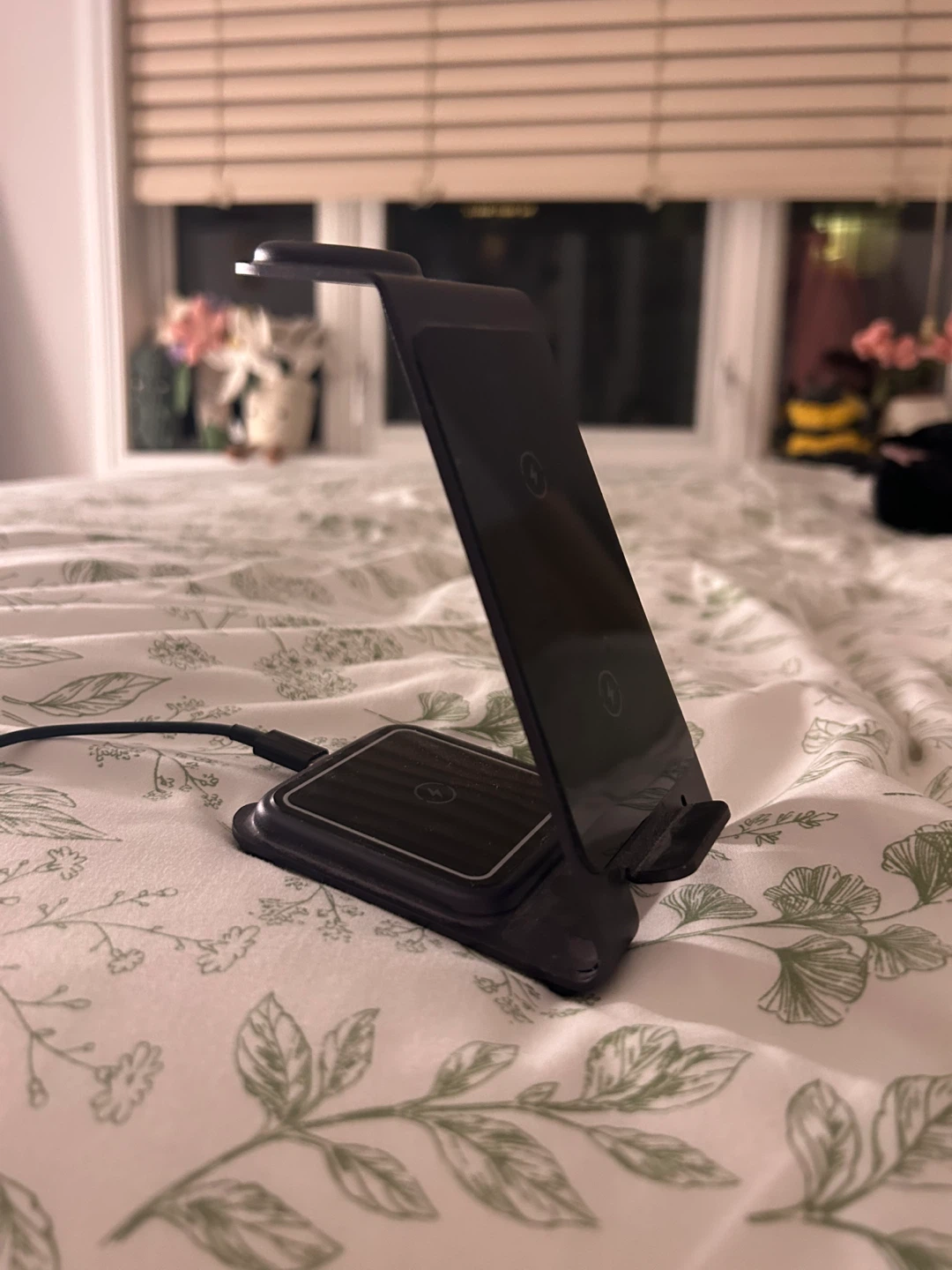 3 in 1 Wireless Charging Station - photo 2