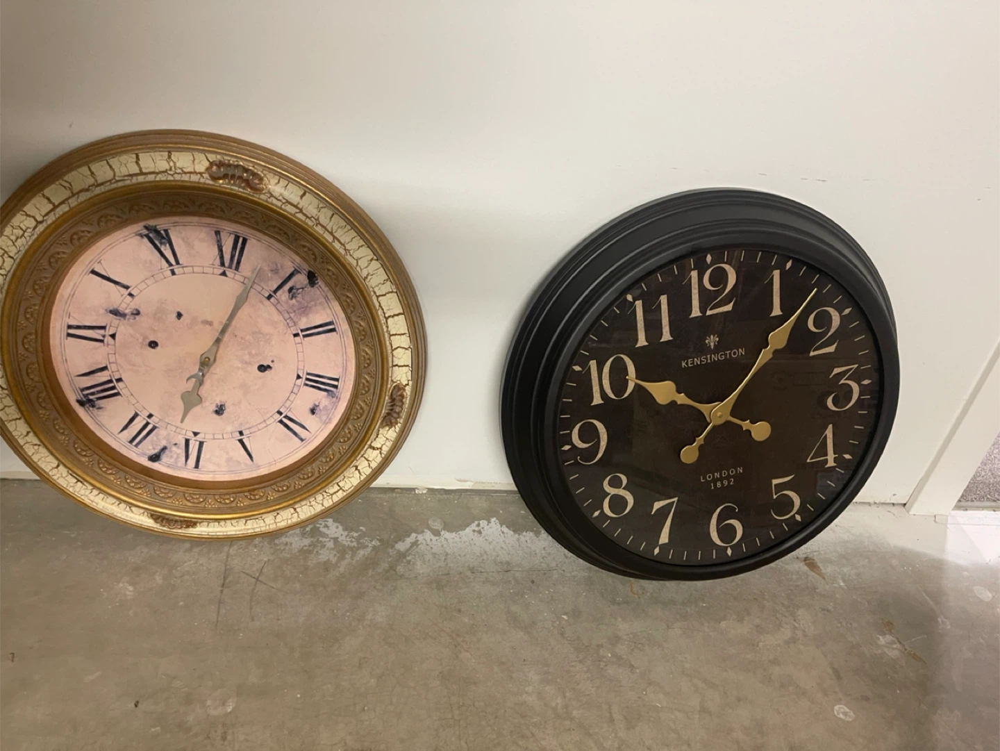 Wall Clocks 🥕