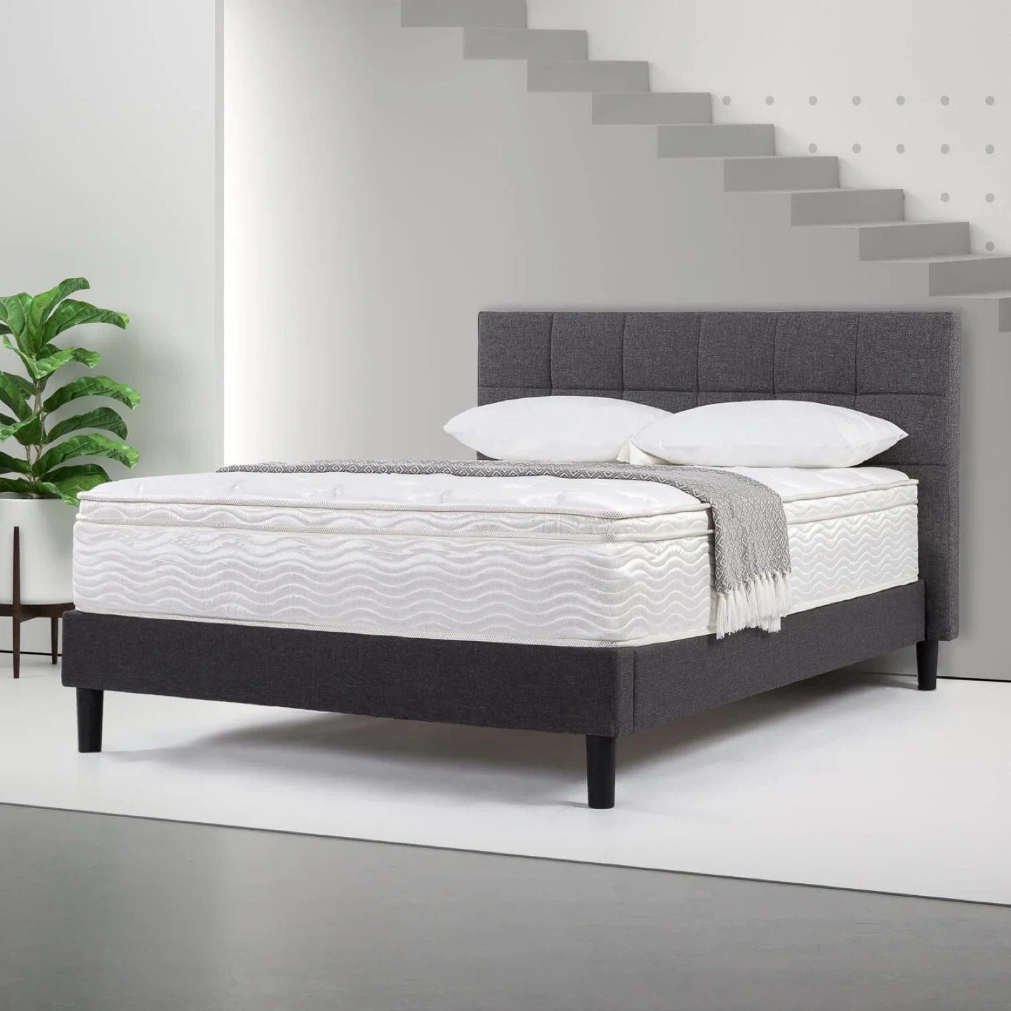 12 inch Queen Hybrid Mattress - brand new 🥕
