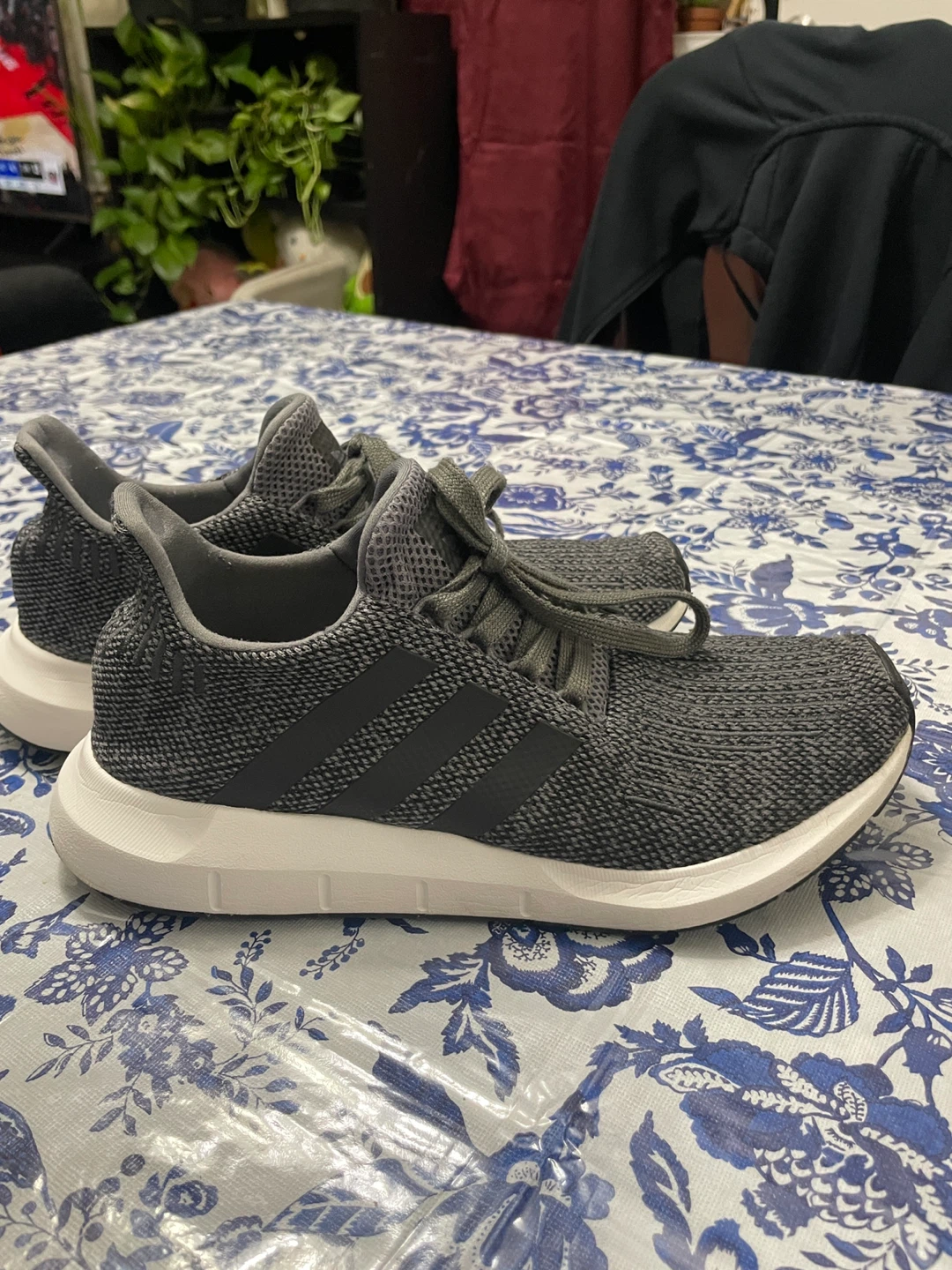 Adidas Swift Run Grey Sneakers 🥕🥕