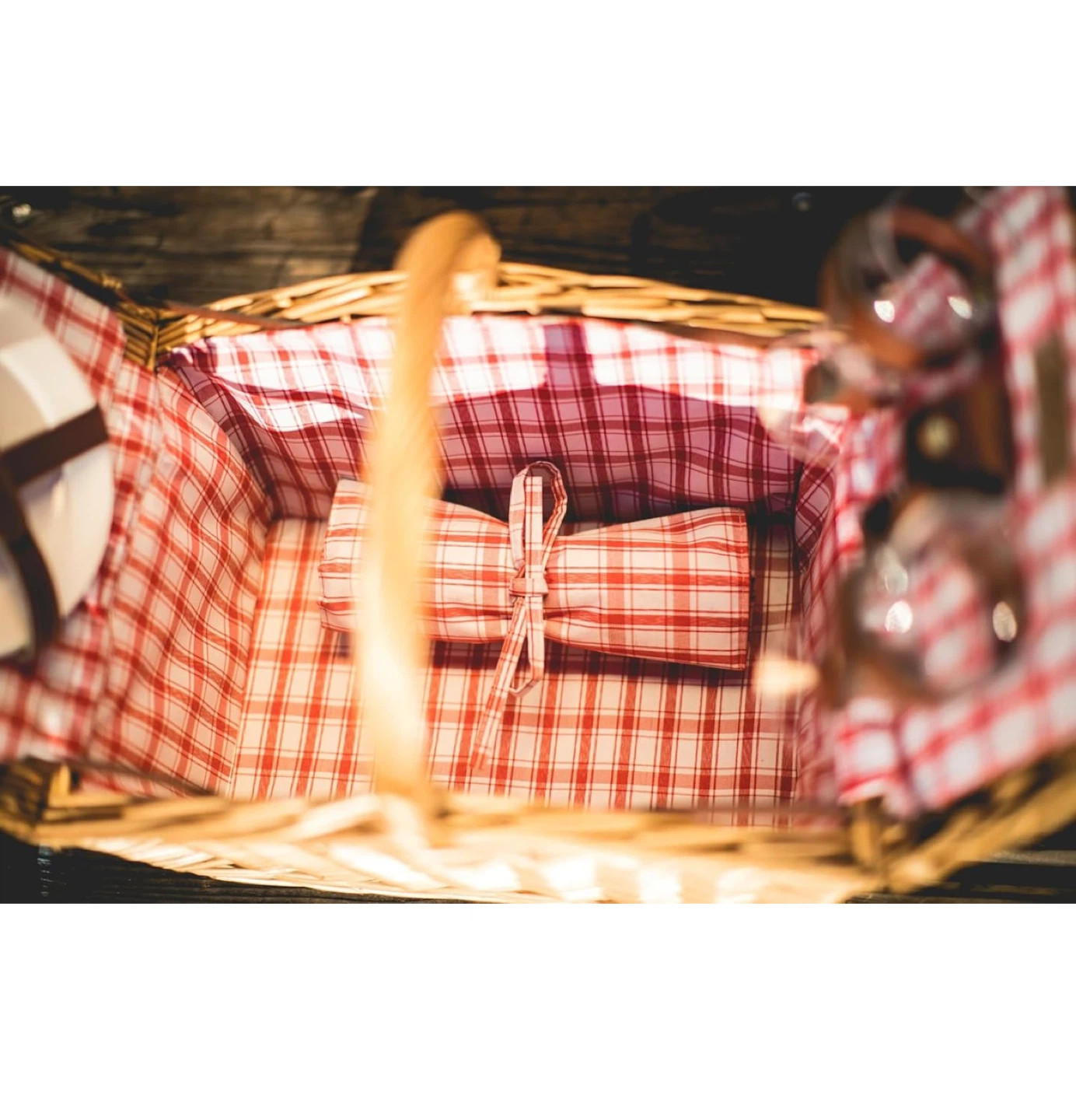 Picnic Basket with Utensils - photo 4