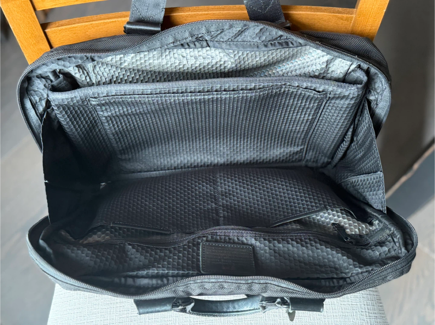 TUMI Black Laptop/Briefcase - photo 3