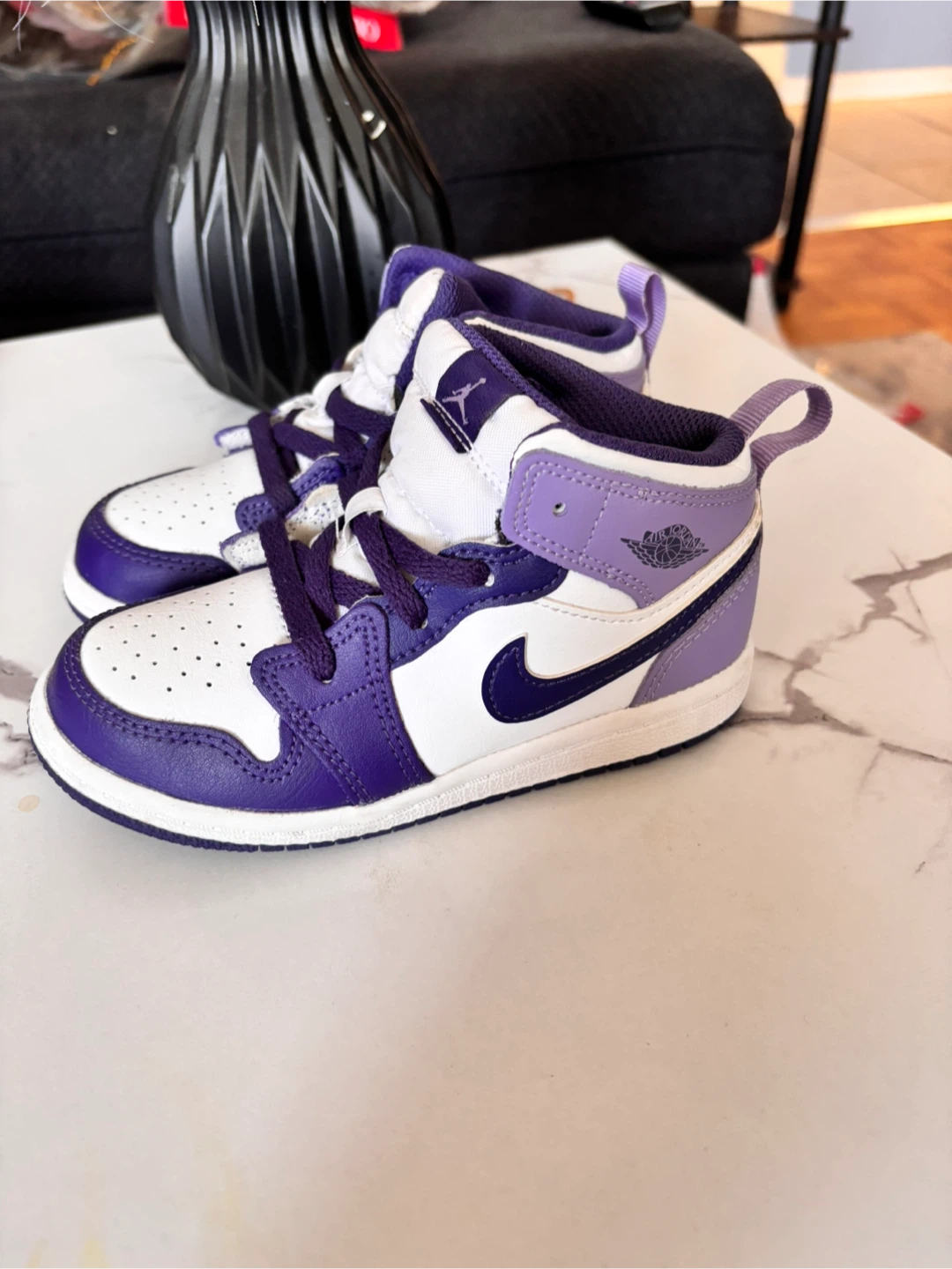 Air Jordan 1 High Top Sneakers - Size 5 - photo 3