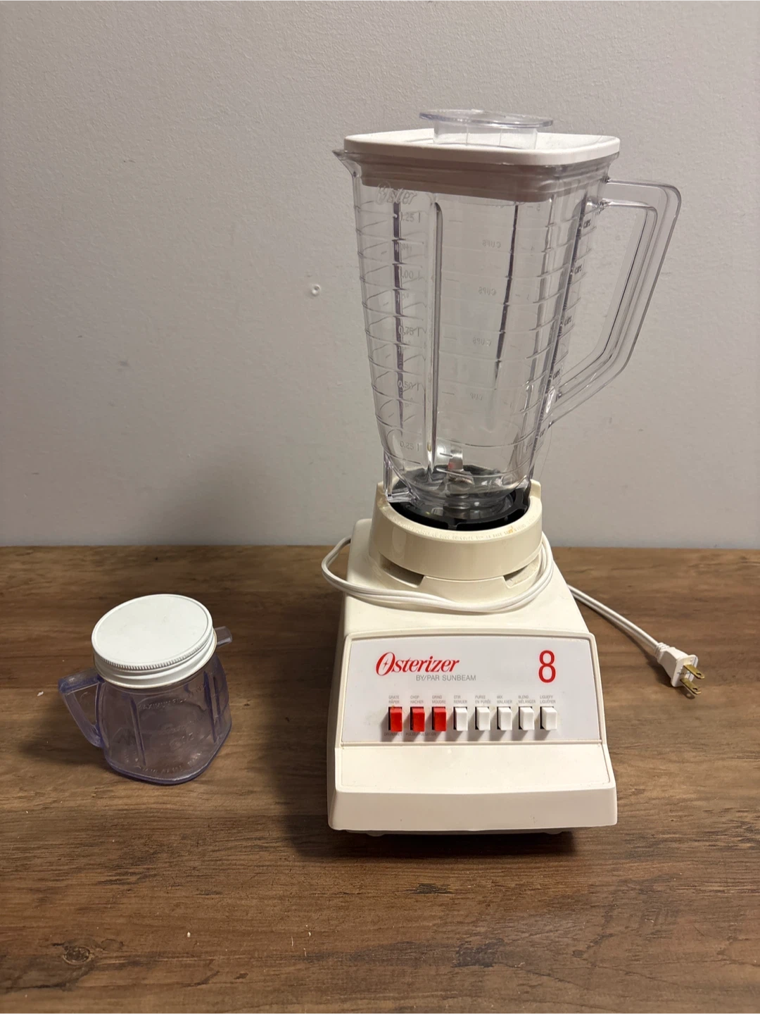 Osterizer Blender + Measuring Cup - photo 3