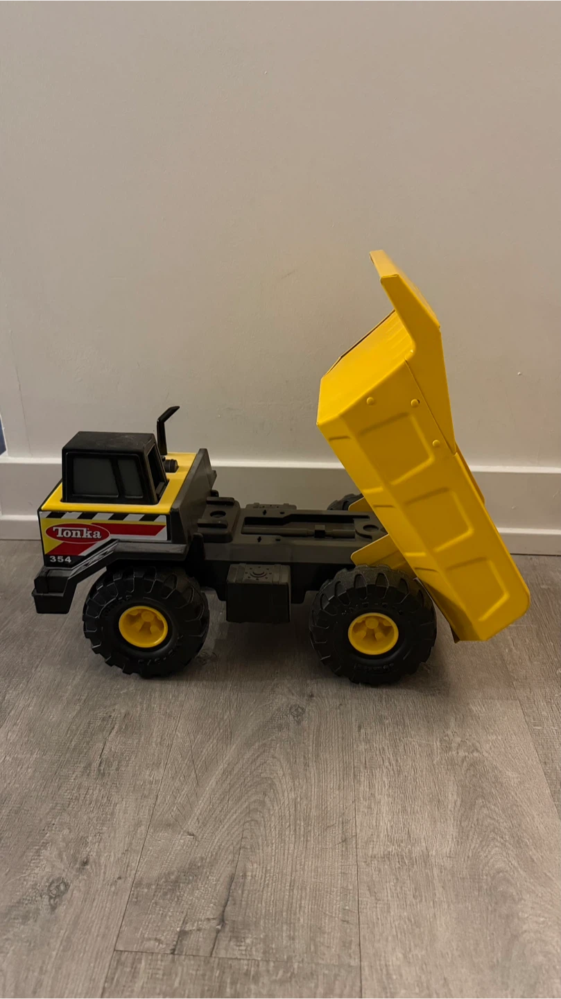 Classic Tonka 354 Dump Truck - photo 2