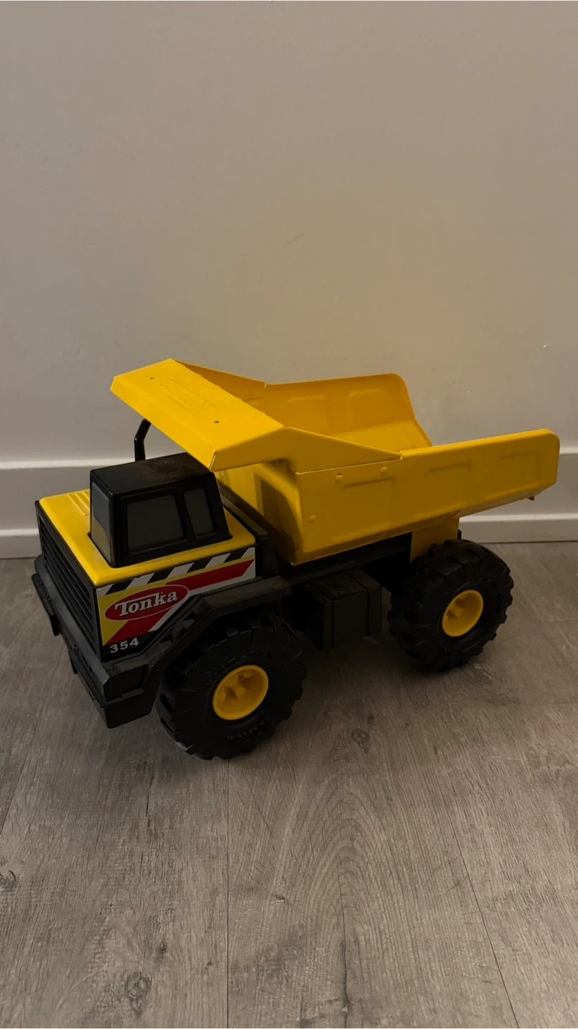 Classic Tonka 354 Dump Truck