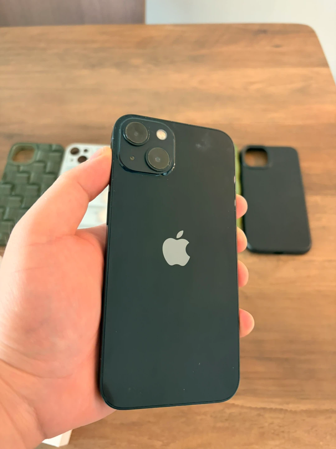 iPHONE 13 BUNDLE WITH 5 CASES - photo 3