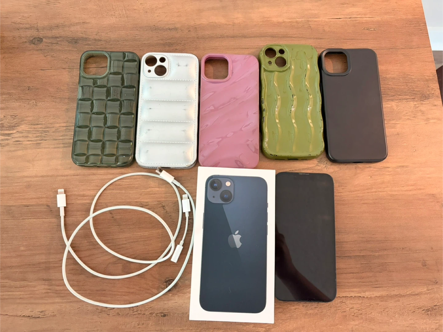 iPHONE 13 BUNDLE WITH 5 CASES