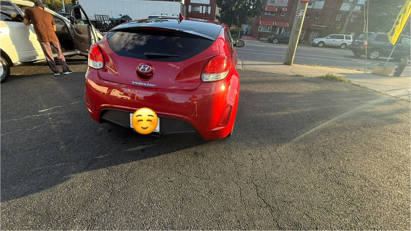 Red Hyundai Veloster 2015 - photo 3
