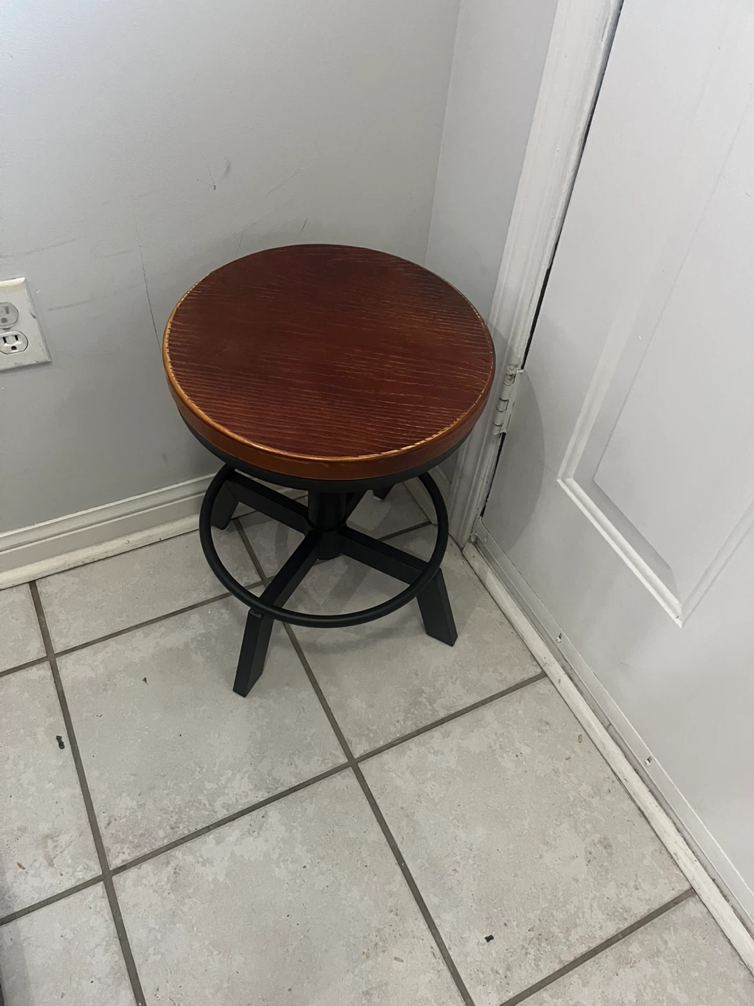 Adjustable Height Bar Stool