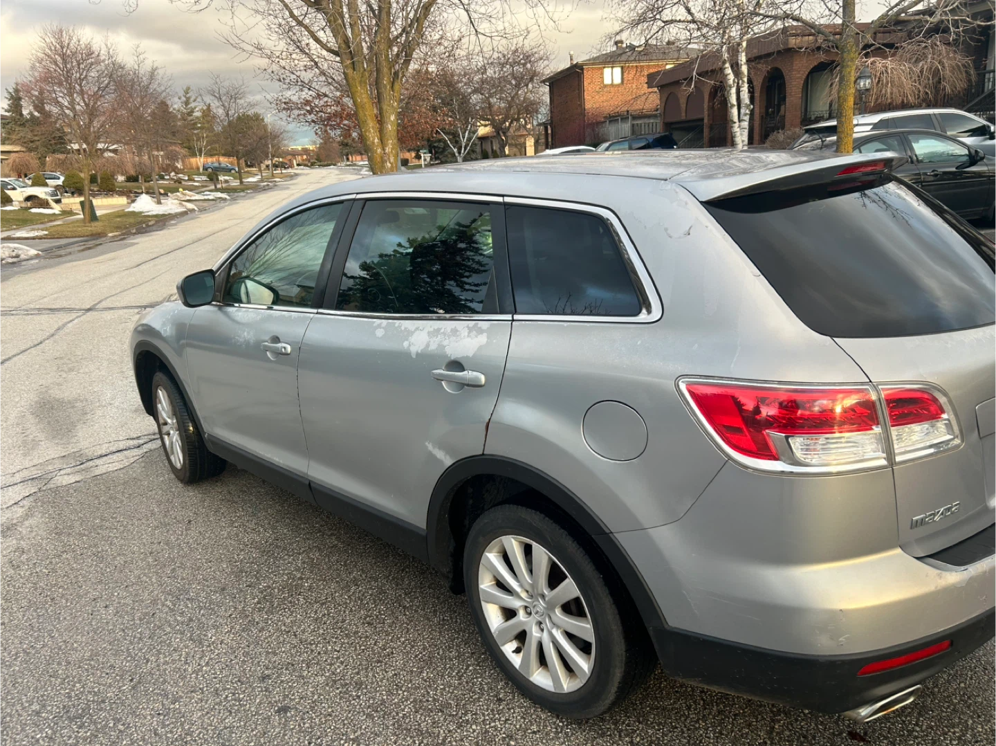 Mazda CX-9 Silver SUV - Seats & Exterior - photo 4