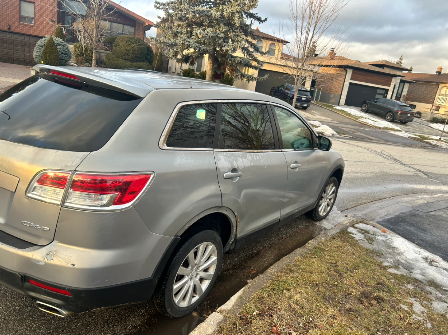 Mazda CX-9 Silver SUV - Seats & Exterior - photo 3