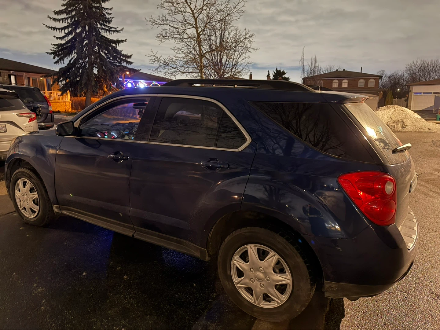 Blue Chevrolet Equinox SUV - photo 4
