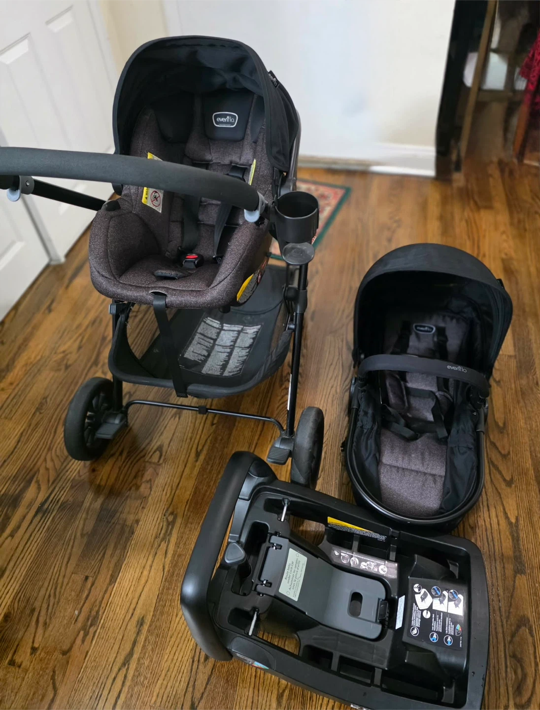 Evenflo Pivot Travel System