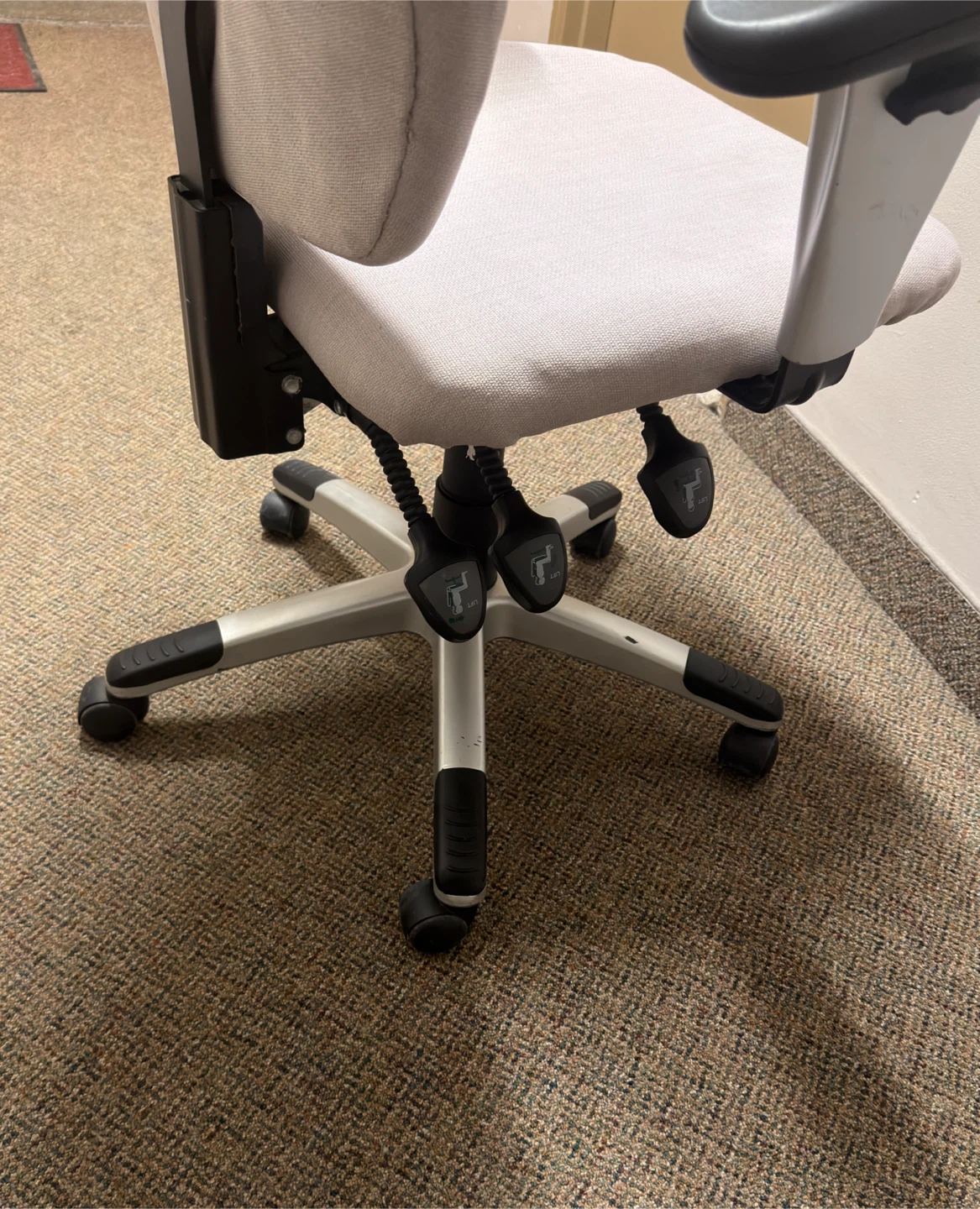 Ergonomic Office Chair - photo 4