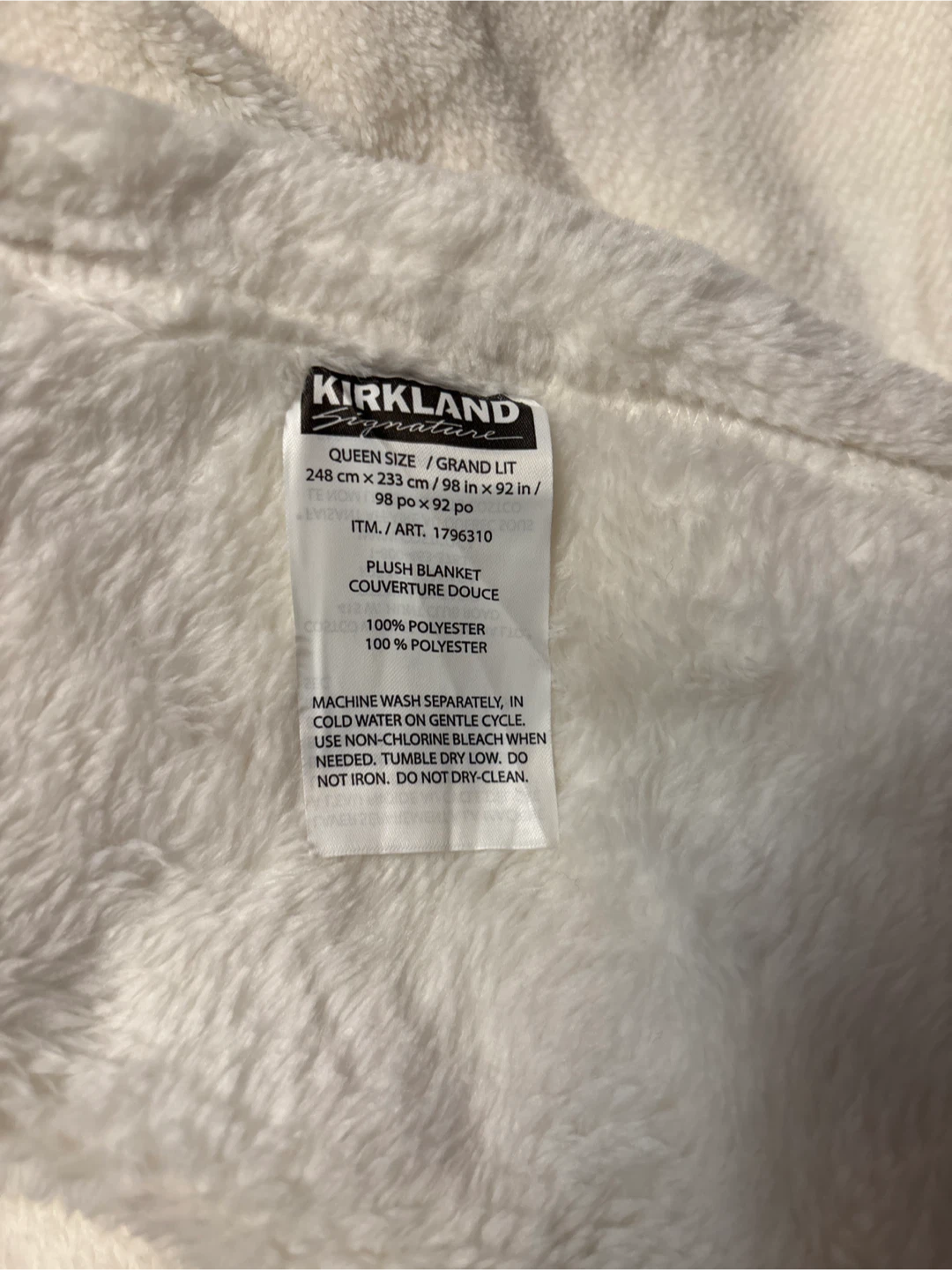 NWOT Kirkland Signature Plush Blanket - Queen Size - photo 2