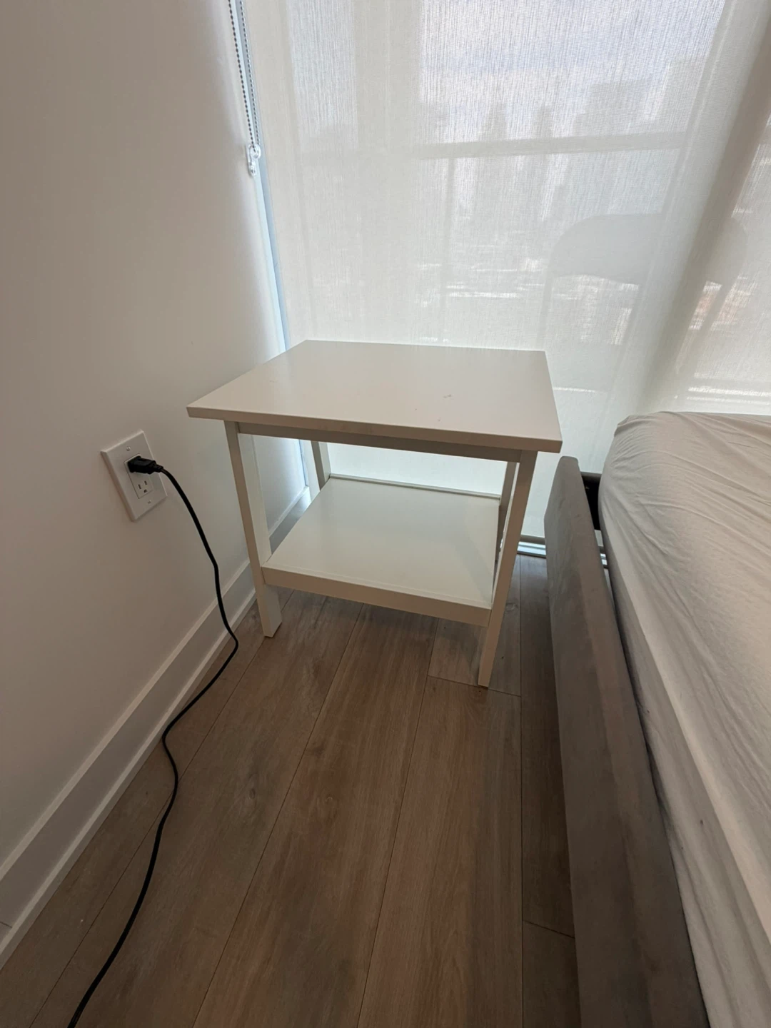 2x White Bedside Table