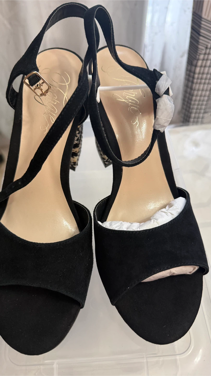 Fergie Blocked heel sandals size US 9 - photo 3