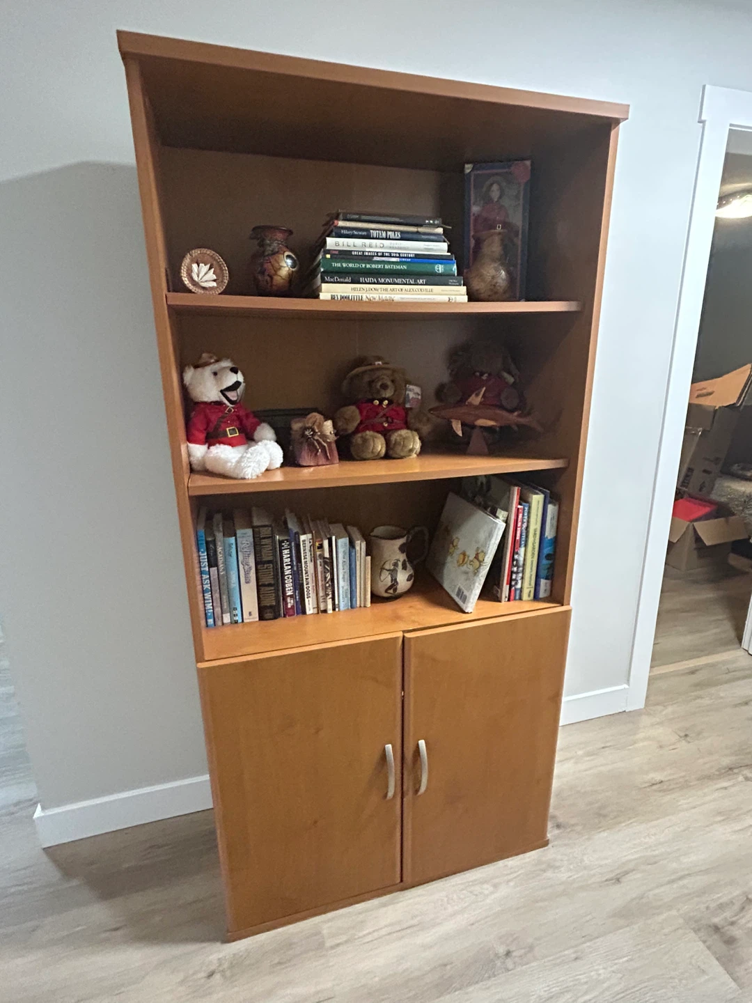 Desk and bookshelf - photo 2