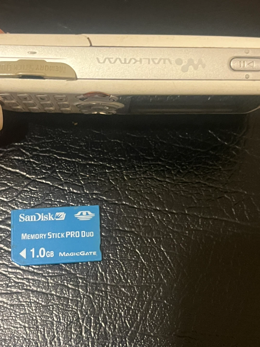 Sony Ericsson W810i Walkman Phone - photo 5