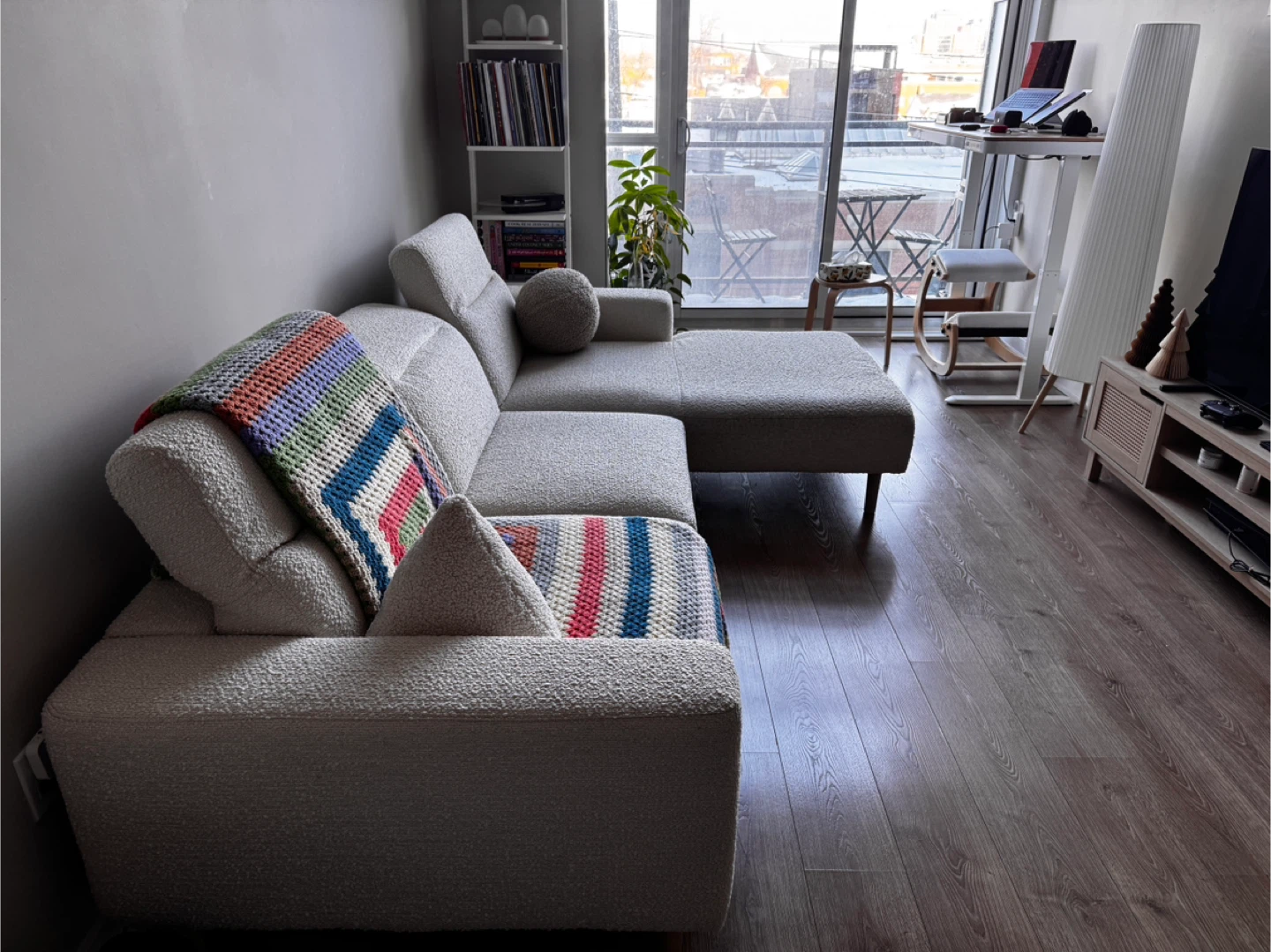 Moving Sale — Boucle Sectional (Cream/Off White) - photo 4