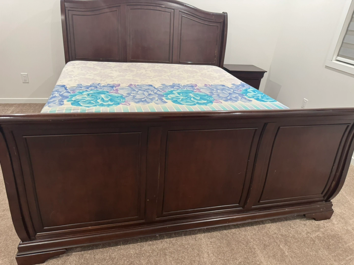 KING  Size Dark Wood Bed Frame - photo 4