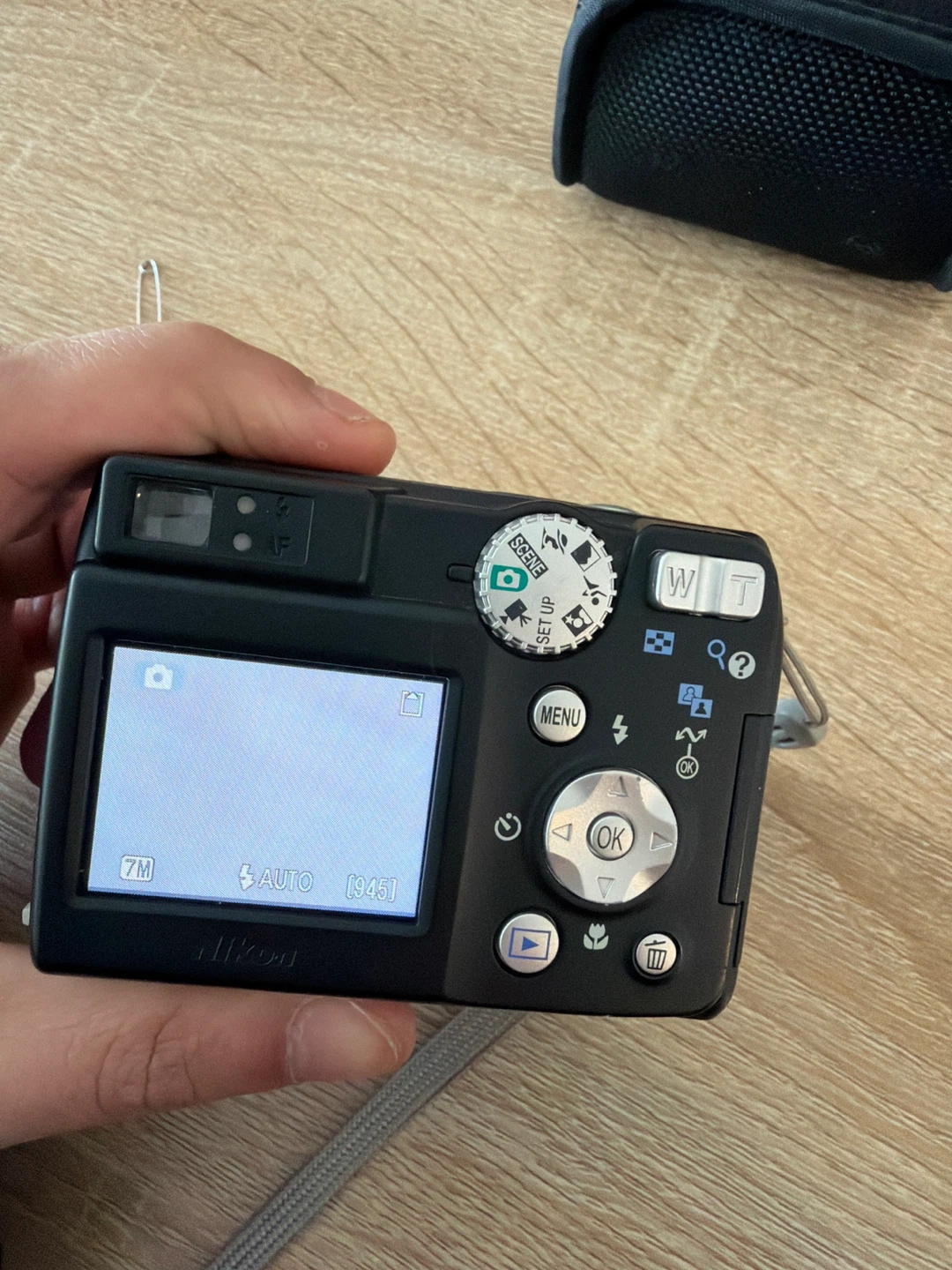 Nikon COOLPIX 7600 Digital Camera - photo 2
