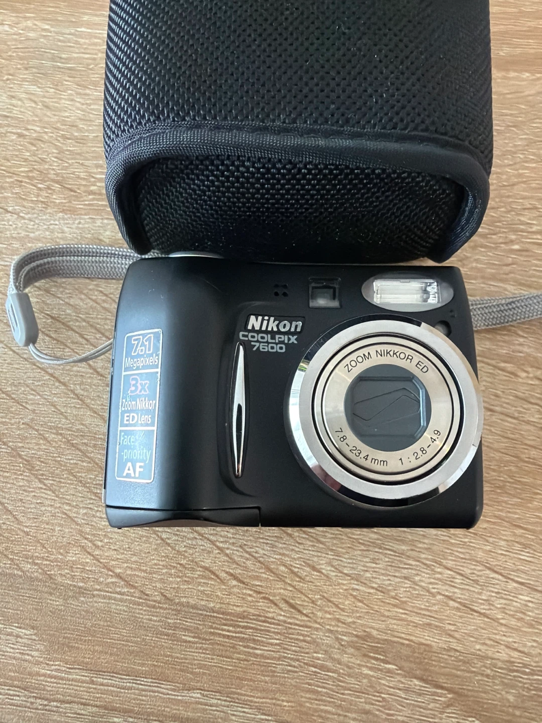Nikon COOLPIX 7600 Digital Camera