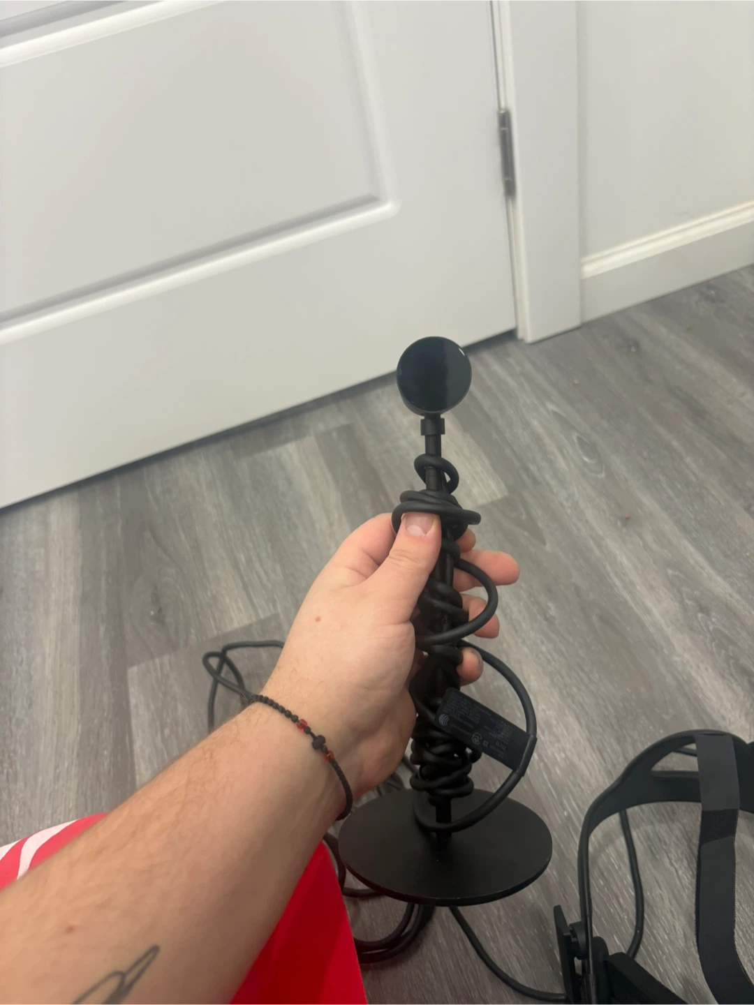 Oculus Quest 1 VR Headset with Controllers - photo 4