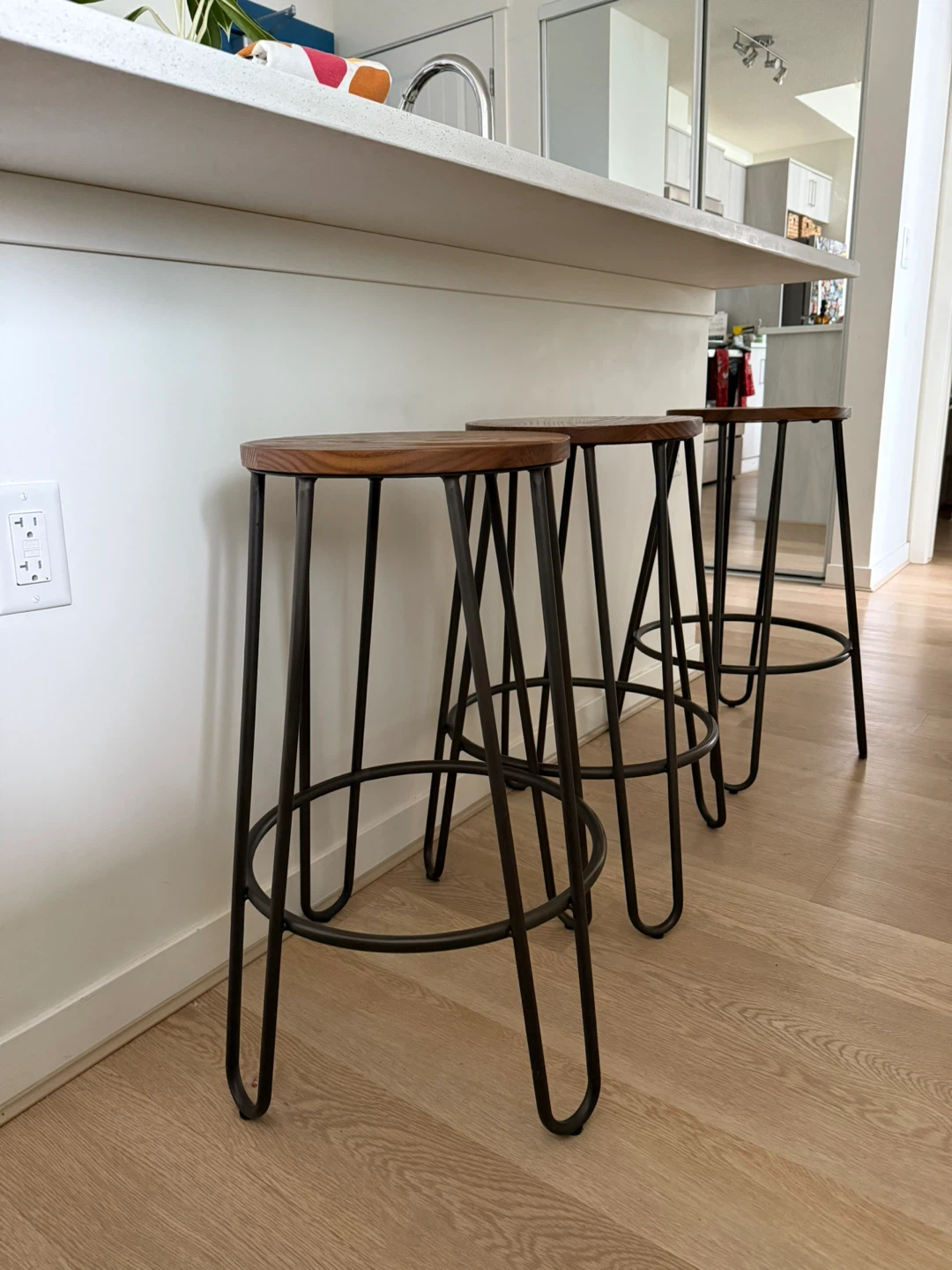 Structube - Set of 3 Bar Stools - photo 2